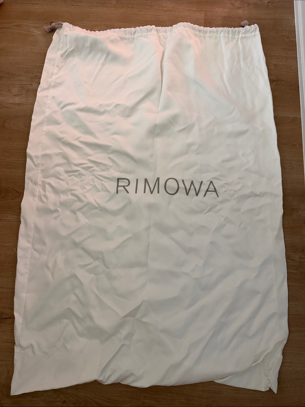 RIMOWA Cream Drawstring Skirt Cover